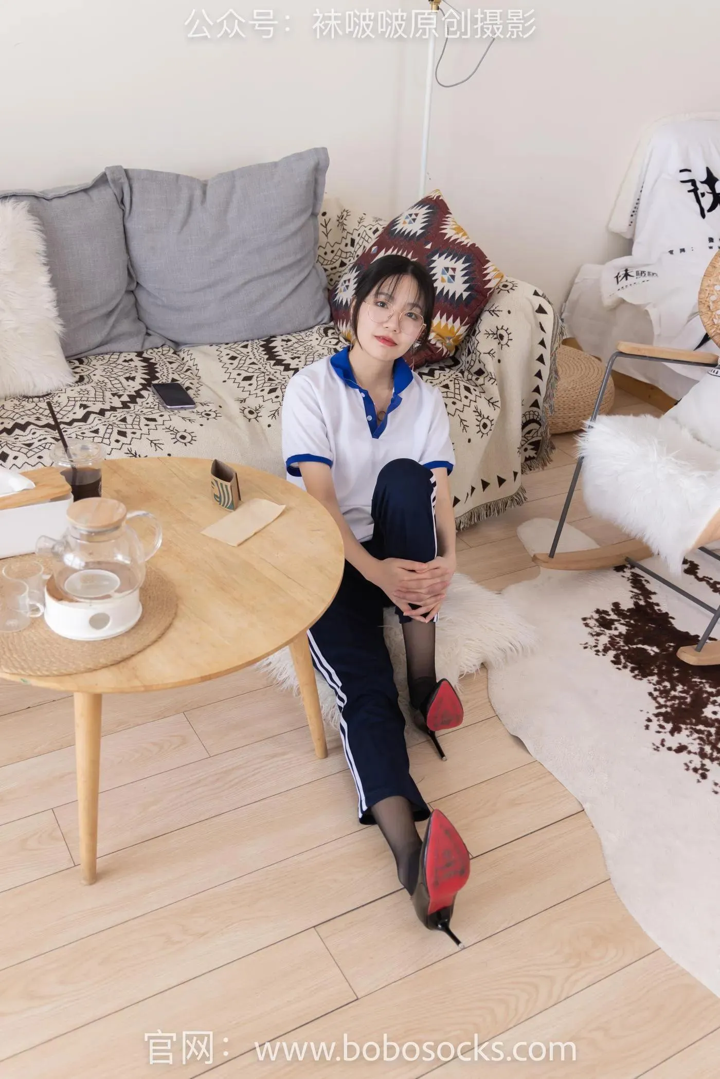 [BoBoSocks袜啵啵]NO.135 小甜豆-高跟鞋、黑丝（脚尖透明款）、裸足 [140P]插图1